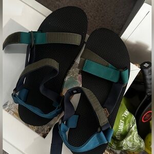 Men’s Tevas - Size 10